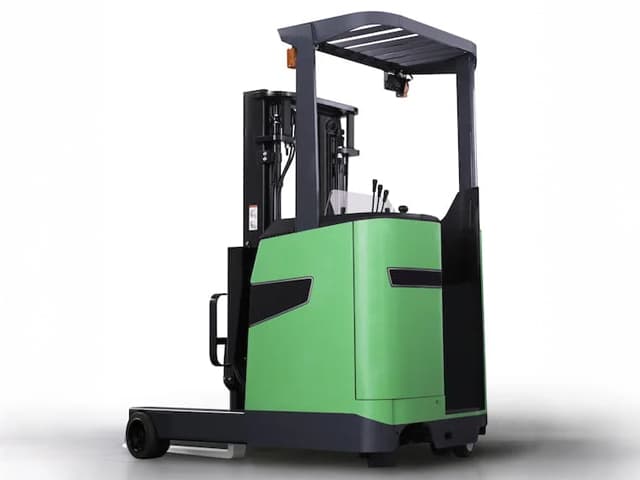 緑色のバッテリー（EV)車のフォークリフト